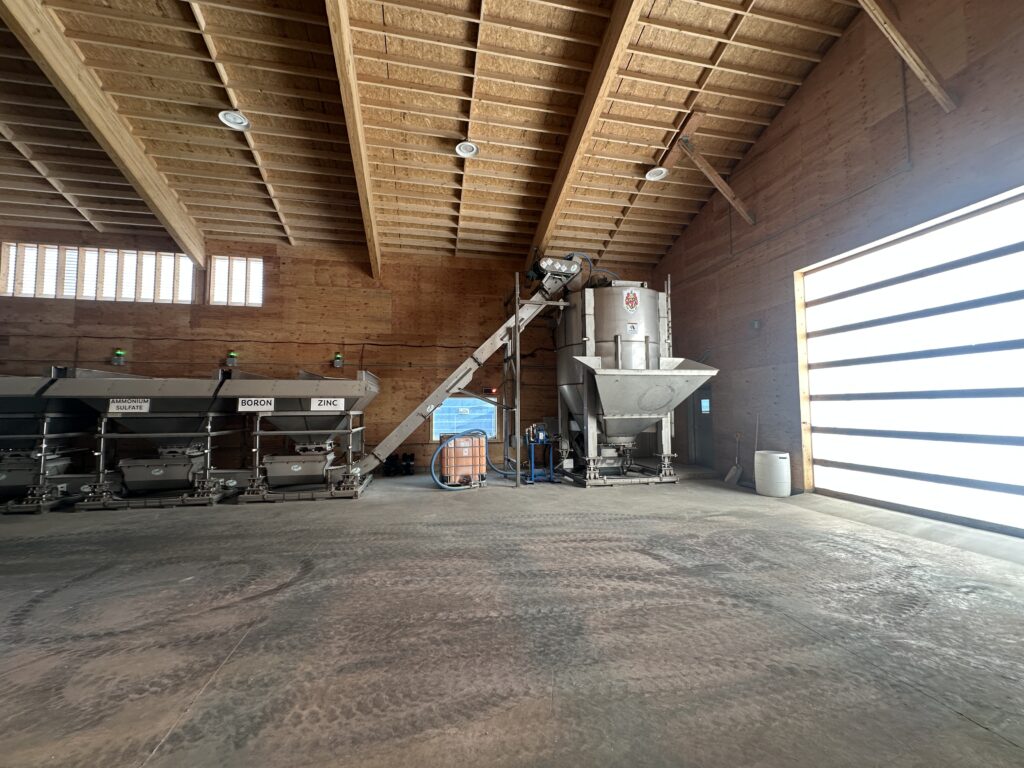 doyle vertical fertilizer blender inside building